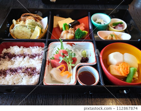 Japanese food for family 112867874