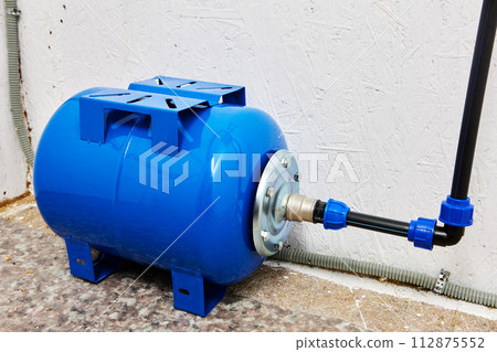 Water storage pressure diaphragm tank, hydraulic accumulator of reverse osmosis for plumbing system of home water supply. 112875552