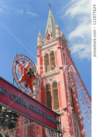 不要錯過！越南胡志明市觀光景點：越南美食、粉色教堂、奇異遺址、夜景 112875624