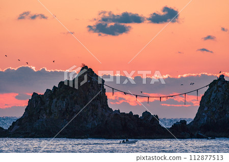 (Kanagawa Prefecture) Manazuru Peninsula Mitsuishi Coast Sunrise (Kanagawa Prefecture) Manazuru Peninsula Mitsuishi Coast Sunrise 112877513