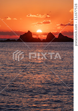 (Kanagawa Prefecture) Manazuru Peninsula Mitsuishi Coast Sunrise (Kanagawa Prefecture) Manazuru Peninsula Mitsuishi Coast Sunrise 112877528