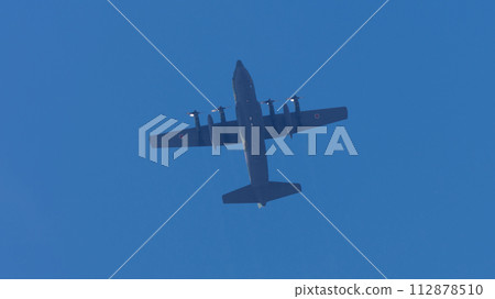 航空自衛隊C-130H運輸機飛過上空 航空自衛隊C-130H運輸機飛過上空 112878510