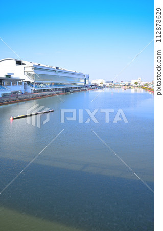 Rowing stadium, blue sky, bright early spring scenery 112878629