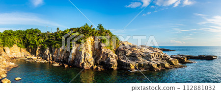 Panoramic view of the Sandankabe Senjojiki area from Senjojiki [Nishimuro District, Wakayama Prefecture] 112881032