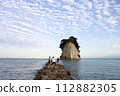 秋天的天空和見附島 112882305
