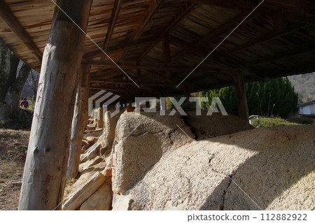 Tamba ware, the oldest climbing kiln 112882922