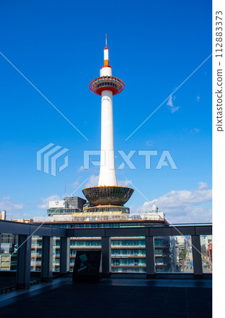 [京都風景] 京都塔 - 筆直延伸的靈動形態 112883373