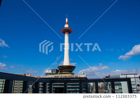 [京都風景] 京都塔 - 筆直延伸的靈動形態 112883375