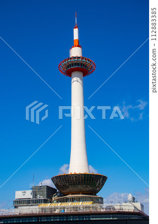 [京都風景] 京都塔 - 筆直延伸的靈動形態 112883385