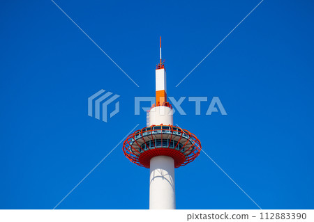 [Kyoto Scenery] Kyoto Tower - Smart form that stretches straight 112883390