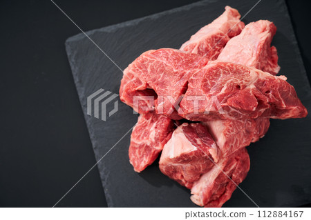 生牛小腿 112884167