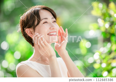 Beauty sunshine whitening Beauty sunshine whitening 112885386