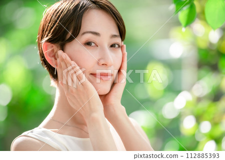 Beauty sunshine whitening Beauty sunshine whitening 112885393