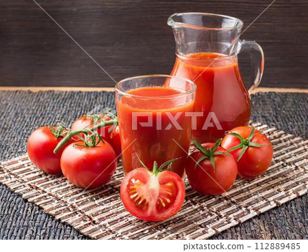 tomato juice  112889485
