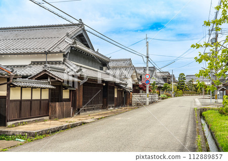 [Important Preservation District for Groups of Traditional Buildings] Fukuzumi - Scenery of Fukuzumi middle district in early summer 1 - Tamba Sasayama City, Hyogo Prefecture 112889857