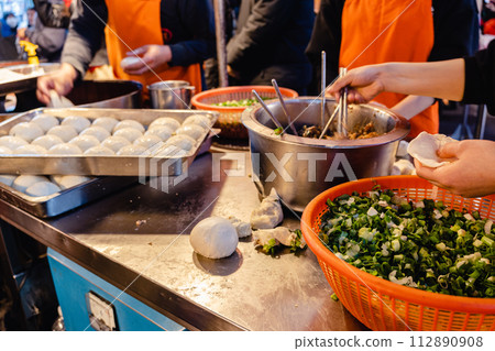 台灣夜市肉包 112890908