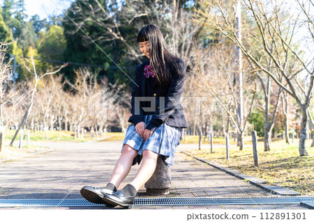 校園裡的高中女孩 112891301