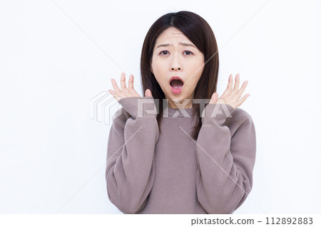 Surprised woman Surprised woman 112892883