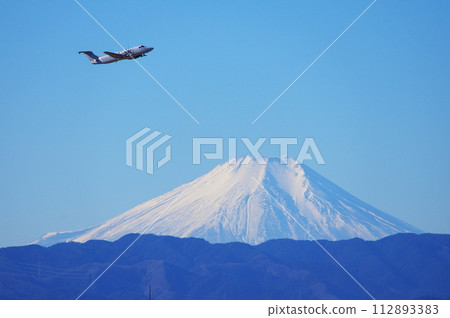 Propeller plane taking off from Yokota Air Base Propeller plane taking off from Yokota Air Base 112893383