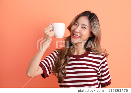 20s Asian woman 20s Asian woman 112893476