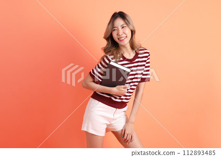 20s Asian woman 112893485