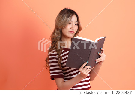 20s Asian woman 20s Asian woman 112893487