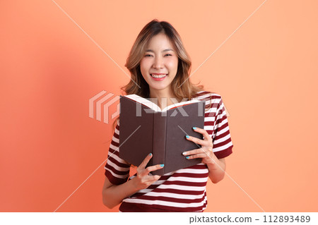20s Asian woman 20s Asian woman 112893489