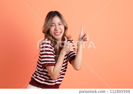 20s Asian woman 20s Asian woman 112893509