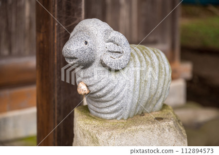 Guardian dogs of Hitsuji Shrine｜Annaka City, Gunma Prefecture 112894573