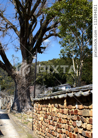 佐賀縣有田町古色古香的陶器之鄉散步路線：桐梅城牆和純住大公 112894821