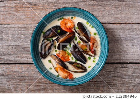 Cream soup with mussels Cream soup with mussels 112894940