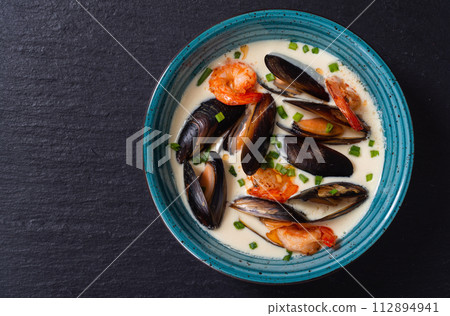 Cream soup with mussels Cream soup with mussels 112894941