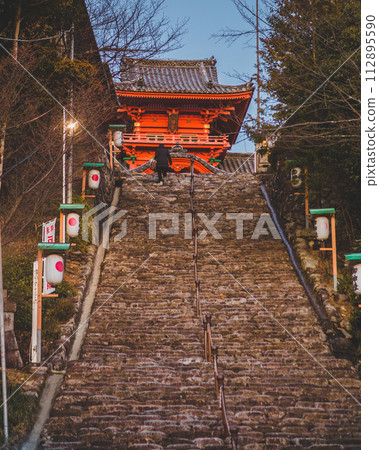 Dogo Onsen in the evening Dogo Onsen in the evening 112895590