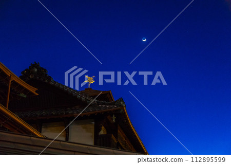 Dogo Onsen in the evening Dogo Onsen in the evening 112895599