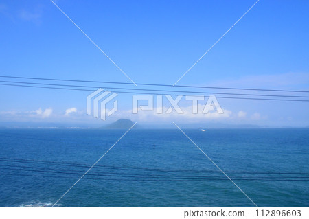 View from the train window from Nishi-Karatsu Station on the Karatsu Line to Kanoya Station on the Chikuhi Line (2022) 112896603