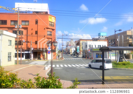 View from the train window from Kanoya Station to Echizen-Maebaru Station on the Chikuhi Line (2022) 112896981