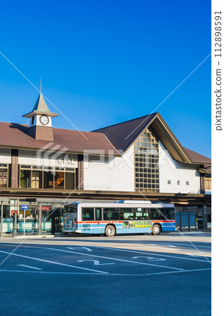 夏日早晨的鎌倉車站 112898591