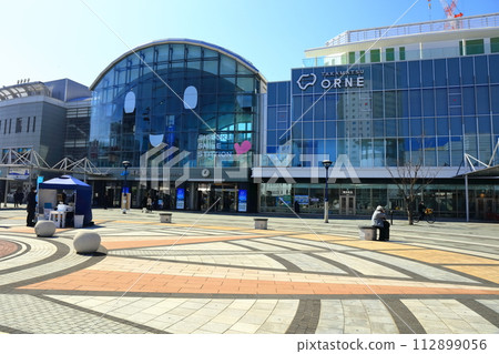 [Kagawa Prefecture] JR Takamatsu Station and Sunport Takamatsu on a sunny day 112899056