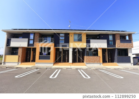 出租公寓和住宅區的形象 112899250