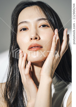 Female beauty and beauty image Female beauty and beauty image 112900244