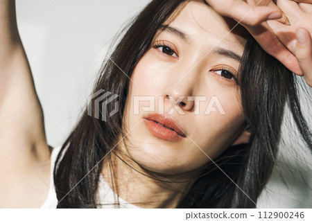 Female beauty and beauty image 112900246