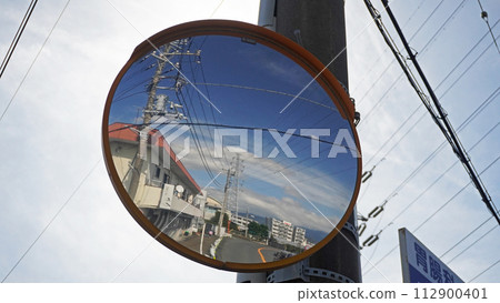 Scenery with a curved mirror (curved mirror in a residential area) Scenery with a curved mirror (curved mirror in a residential area) 112900401