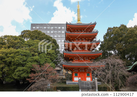 The Tochoji Temple is famous landmark in fukuoka city at japan 112900417