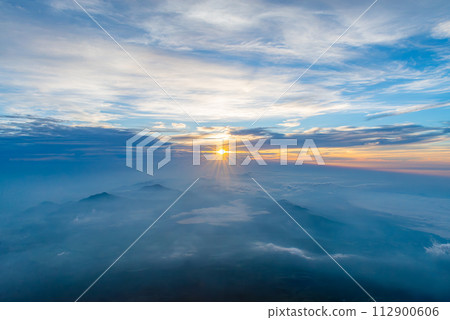 View of the sun and sea of clouds from the summit of Mt. Fuji 112900606