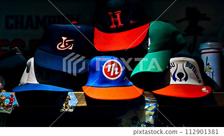 Showa era, professional baseball, teams, baseball caps Showa era, professional baseball, teams, baseball caps 112901381