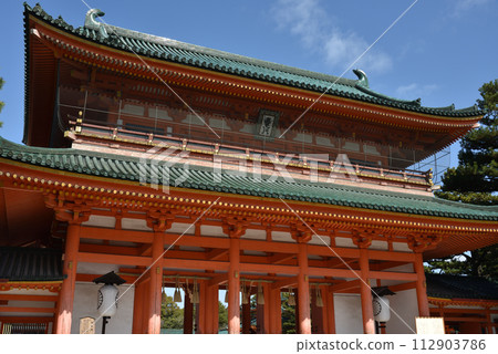 Heian Shrine Otenmon (Important Cultural Property) 112903786