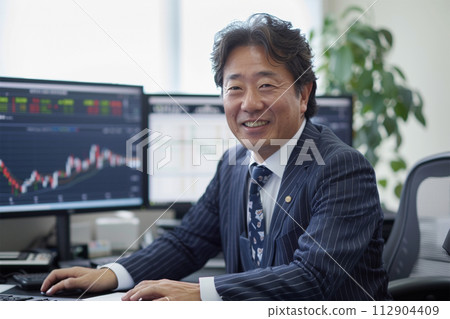 middle-aged Japanese investor middle-aged Japanese investor 112904409