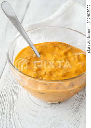 Bowl of burger sauce Bowl of burger sauce 112905032