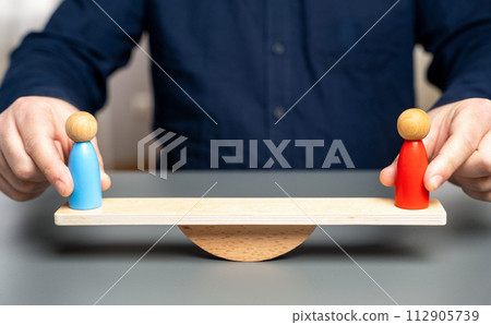 Rate the best. Resolve the dispute. Be impartial when judging. Help overcome challenges. Boost confidence and morale. Sportsmanship and fair play. Decide who wins the dispute 112905739