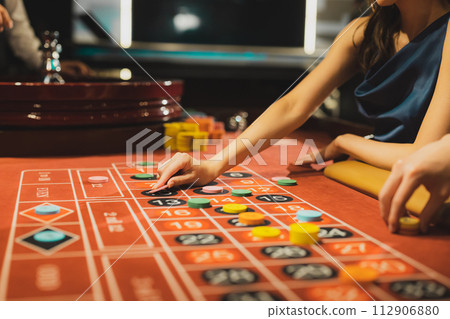 Couple dating at a casino 112906880